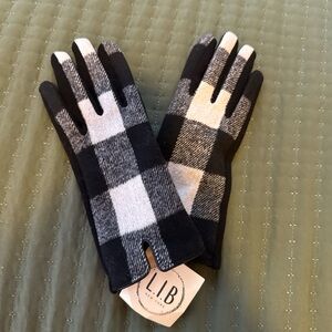 Women's Black and White Checkered Gloves